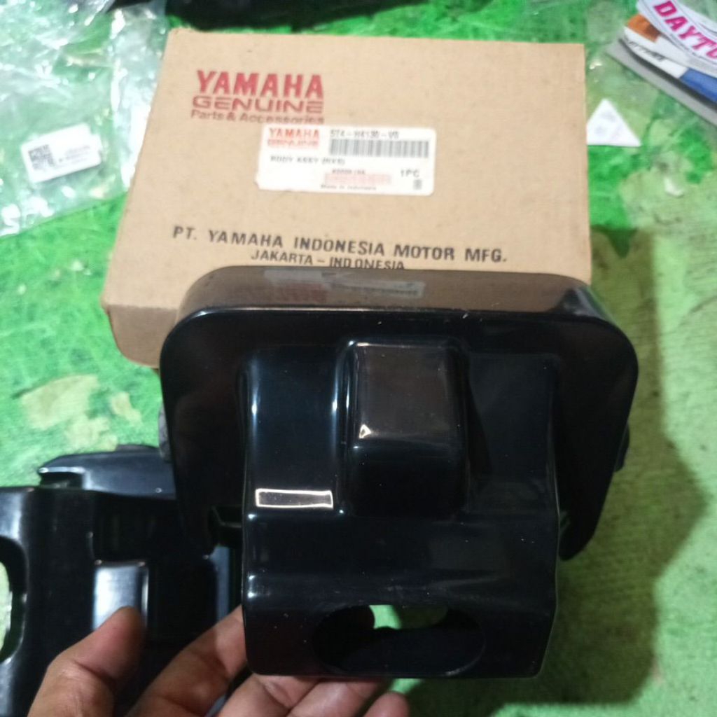 Cover Batok Lampu Depan Yamaha Rx S Spesial Rxs YT115  Original Yamaha 5T4-H4130-V0