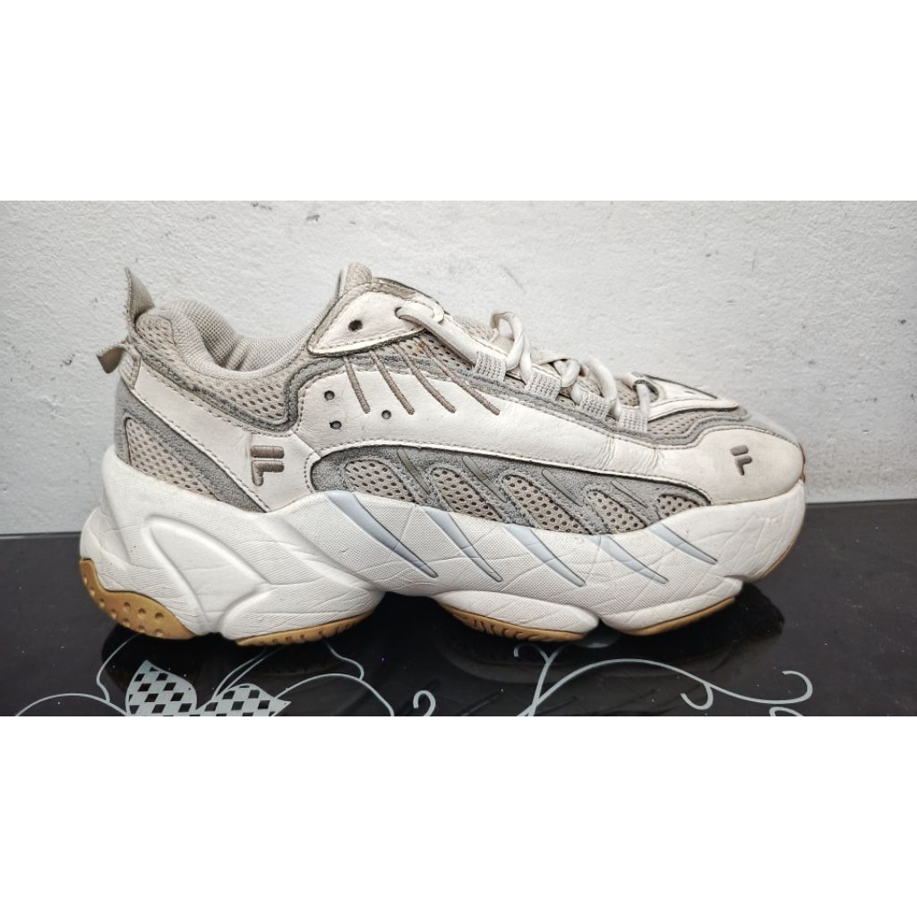 Sepatu Second ORI - Fila Ade Marathon size 43
