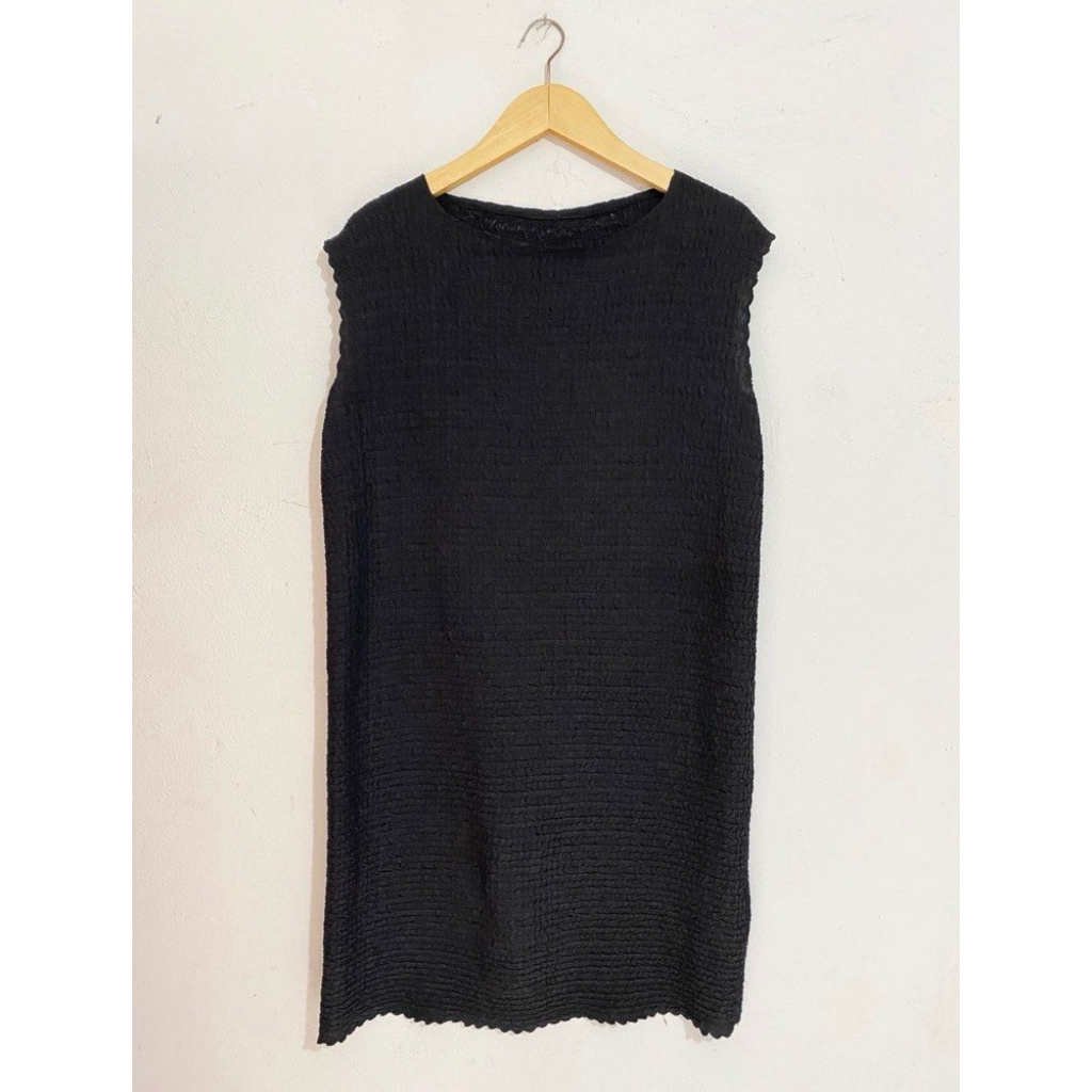 Issey Pleatsme Pleats please Issey Miyake