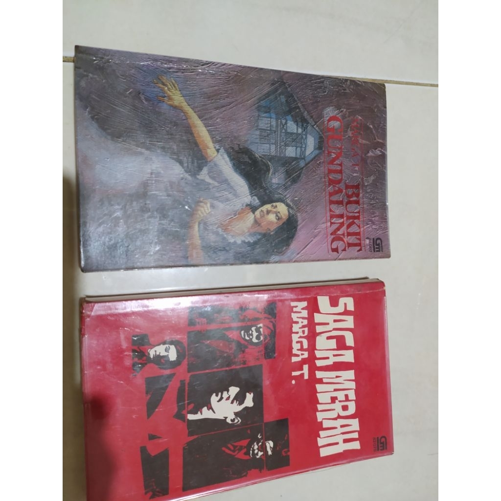 Buku Novel Marga T Saga Merah & Bukit Gundailing Roman Cinta bkn Sidney Sheldon Mira W Mara GD Kishi