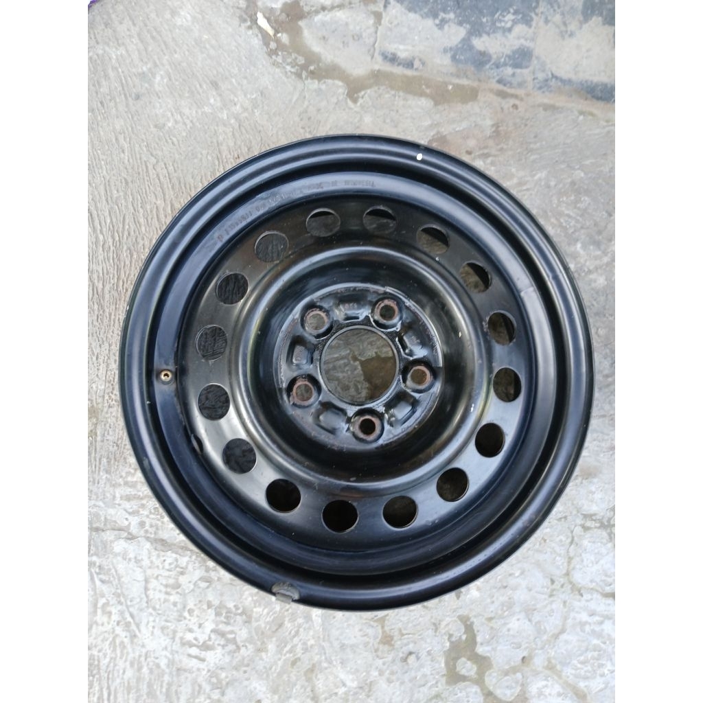 Velg Kaleng R15