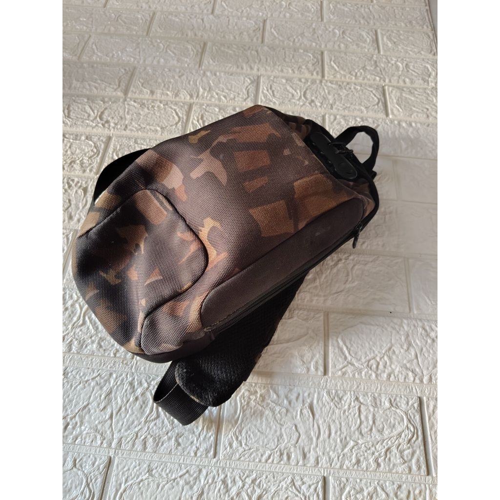 Preloved Ozuko Sling Bag, camo