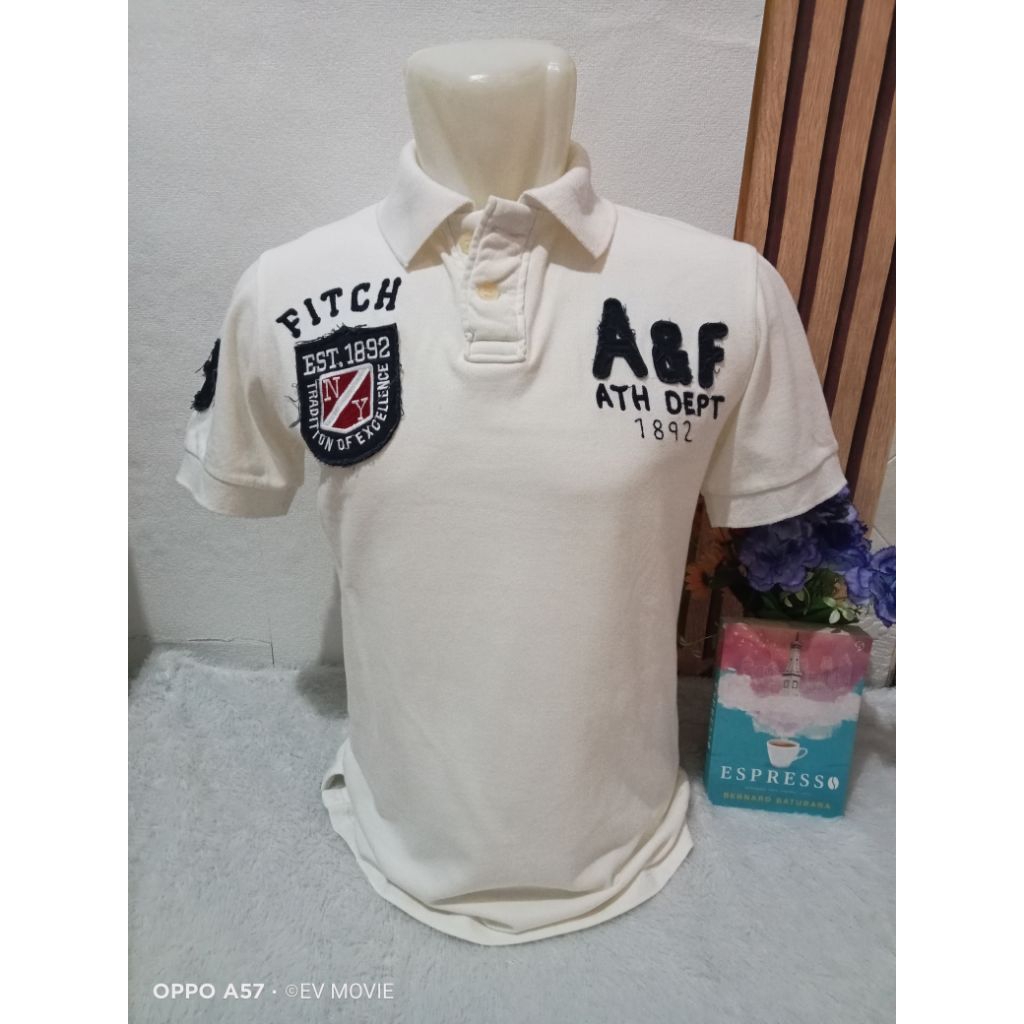 kaos kerah polo Abercrombie & Fitch