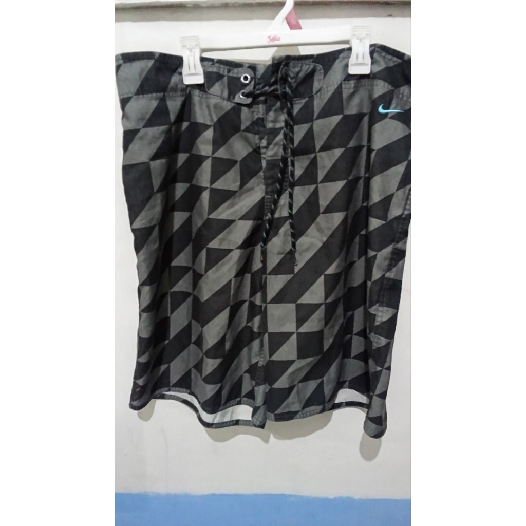 Celana Pendek Nike