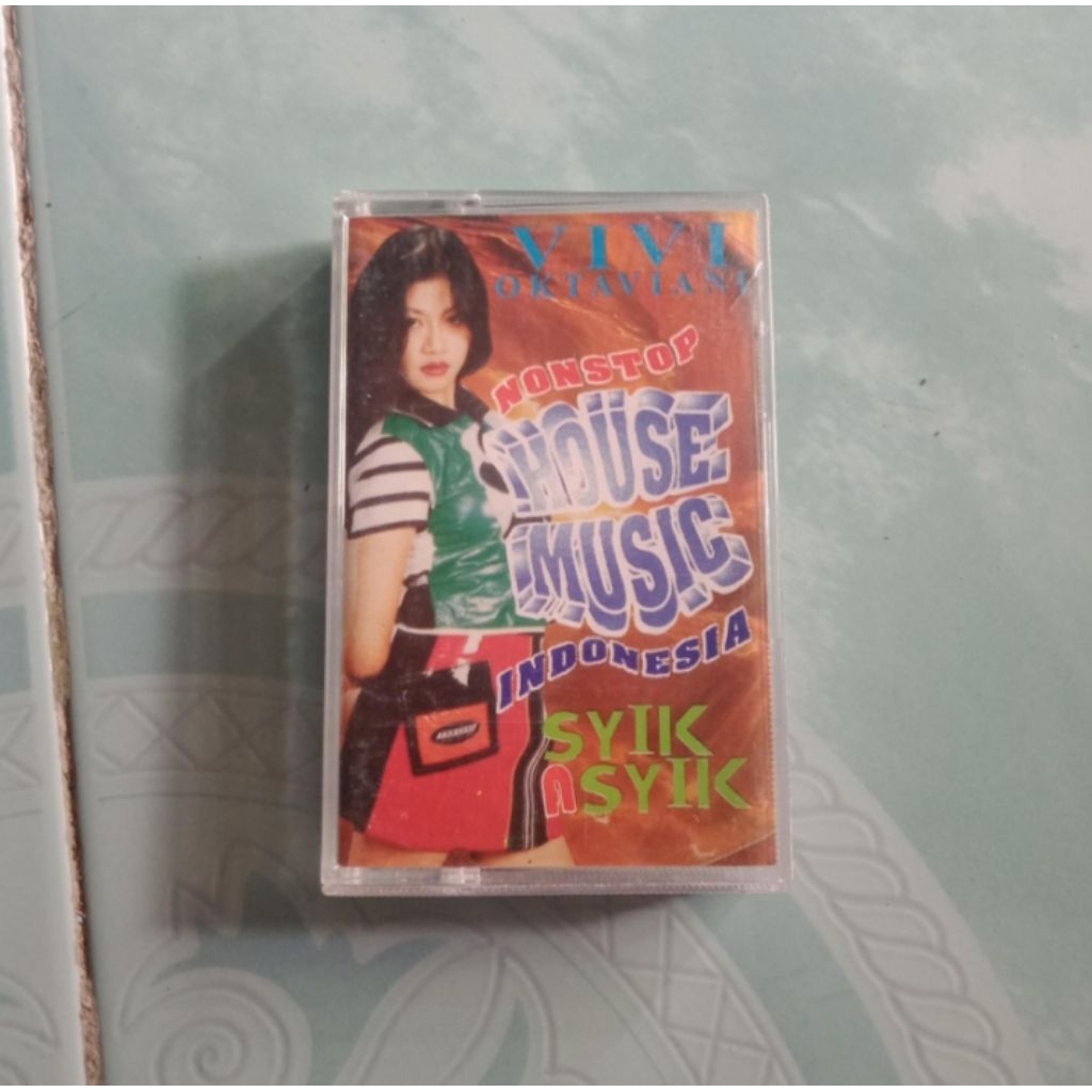 Kaset Vivi Oktaviani House Music