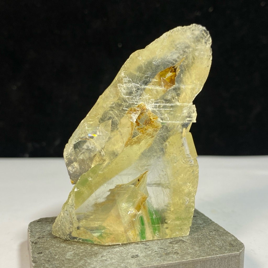 NATURAL CALCITE CRYSTAL - CRYSTAL POINT HEALING