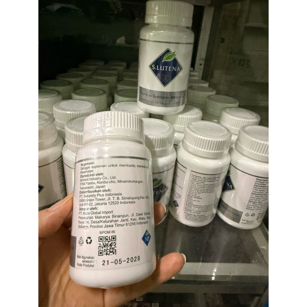 Suplemen kesehatan S.Lutena vitamin mata &kulit