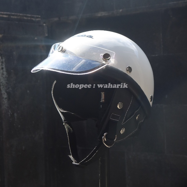 Helm Vespa Classic