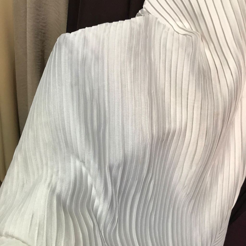 kain plisket - kain silk plisket - kain plisket silk - kain plisket polos - kain plisket butik putih