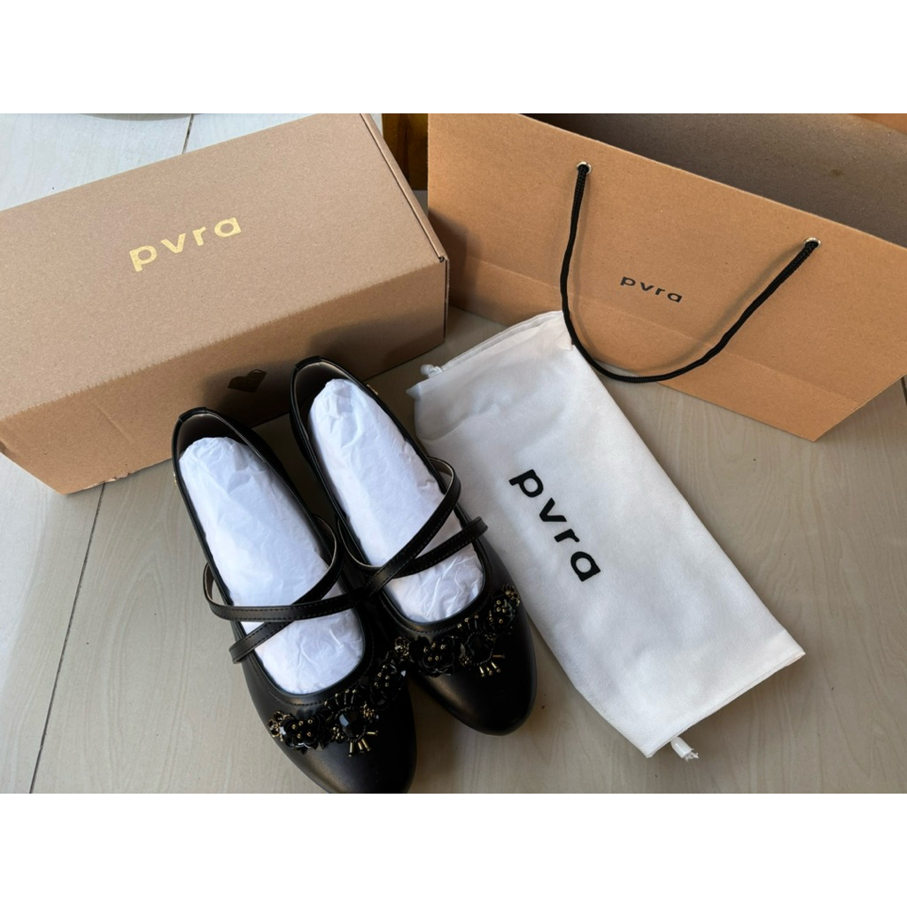Pvra Klea Black Flatshoes Size 41