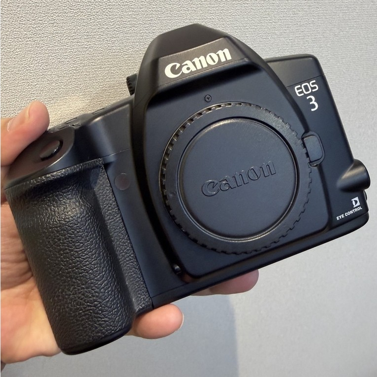 Kamera Analog Canon EOS 3 (RARE)