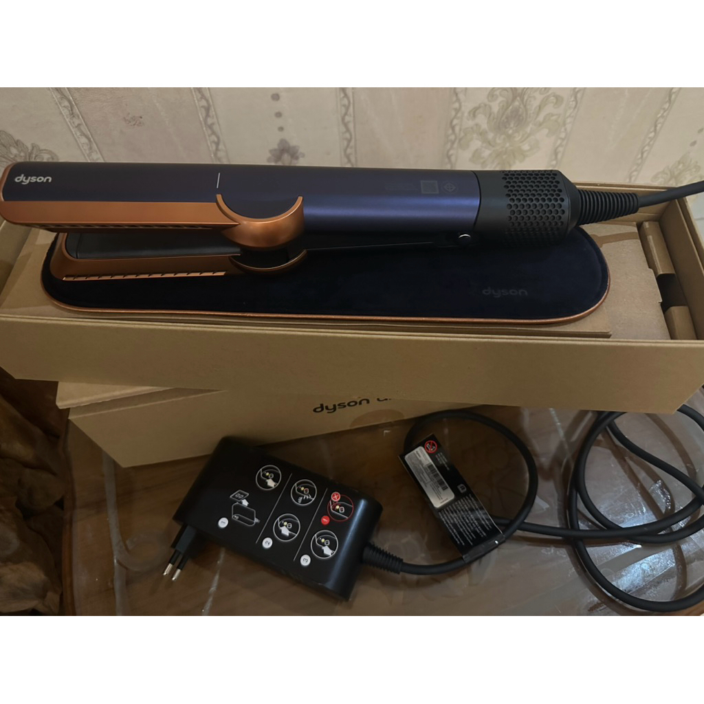 Dyson Airstrait Straightener second