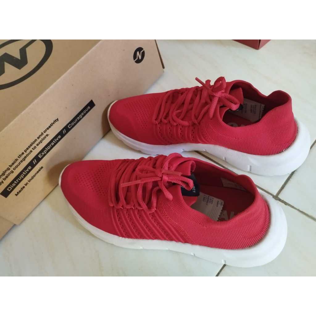 NAH PROJECT. RUNNING SHOES. RED. USED.