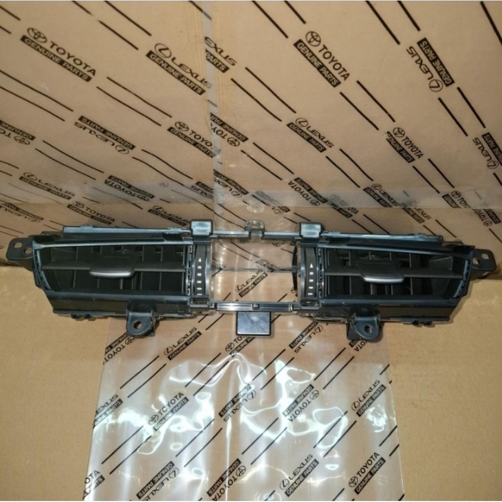 Kisi ac dasboard tengah TOYOTA FORTUNER VRZ55686 - KK260/70
55661 - KK150
ORIGINAL