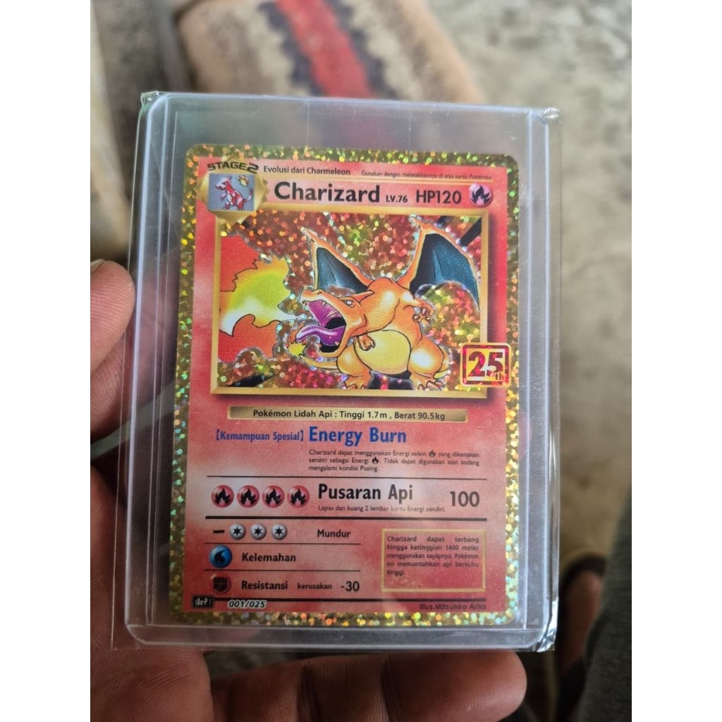 Kartu Koleksi Pokemon Charizard edisi 25th