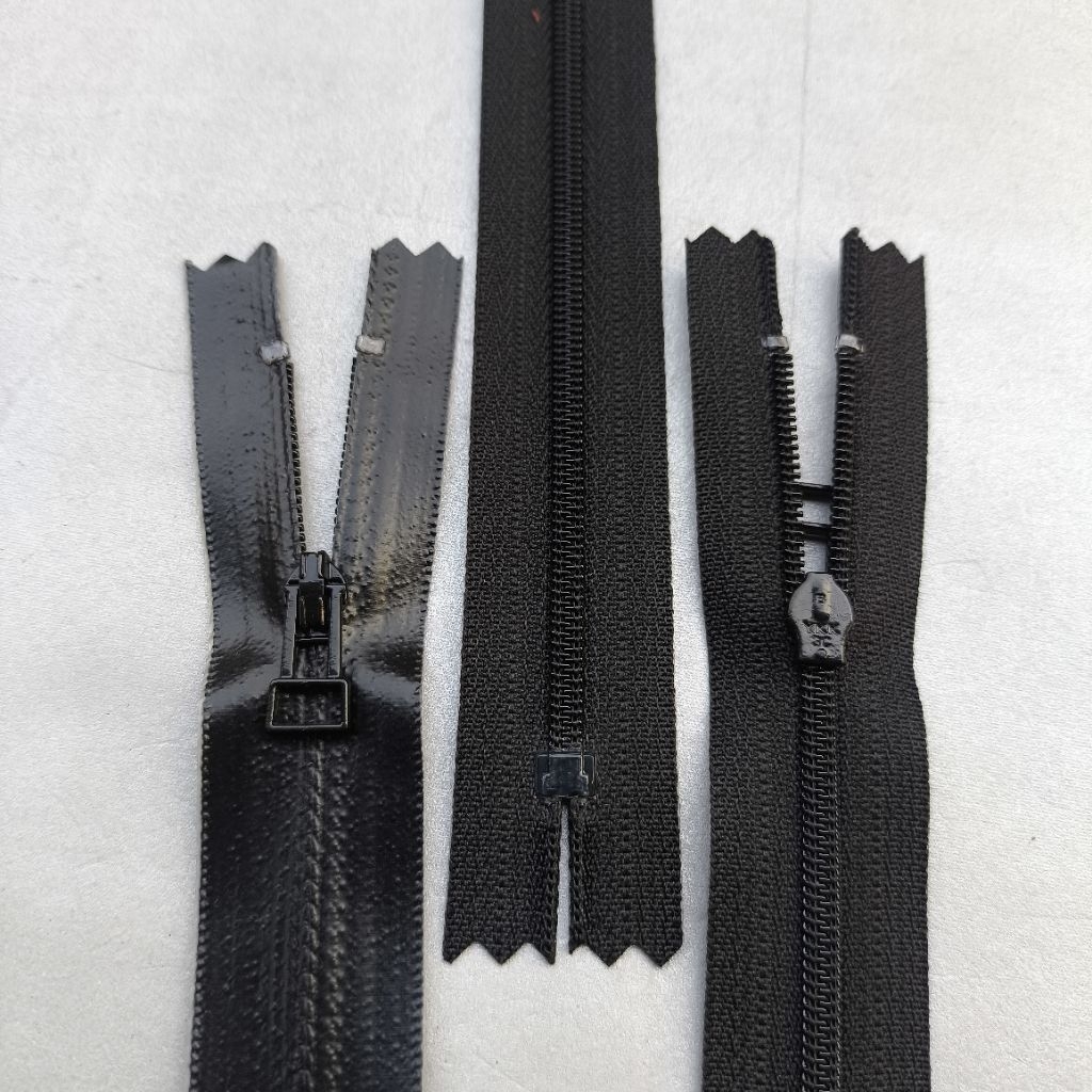 Resleting Kantong YKK Waterproof hitam 9 Inch