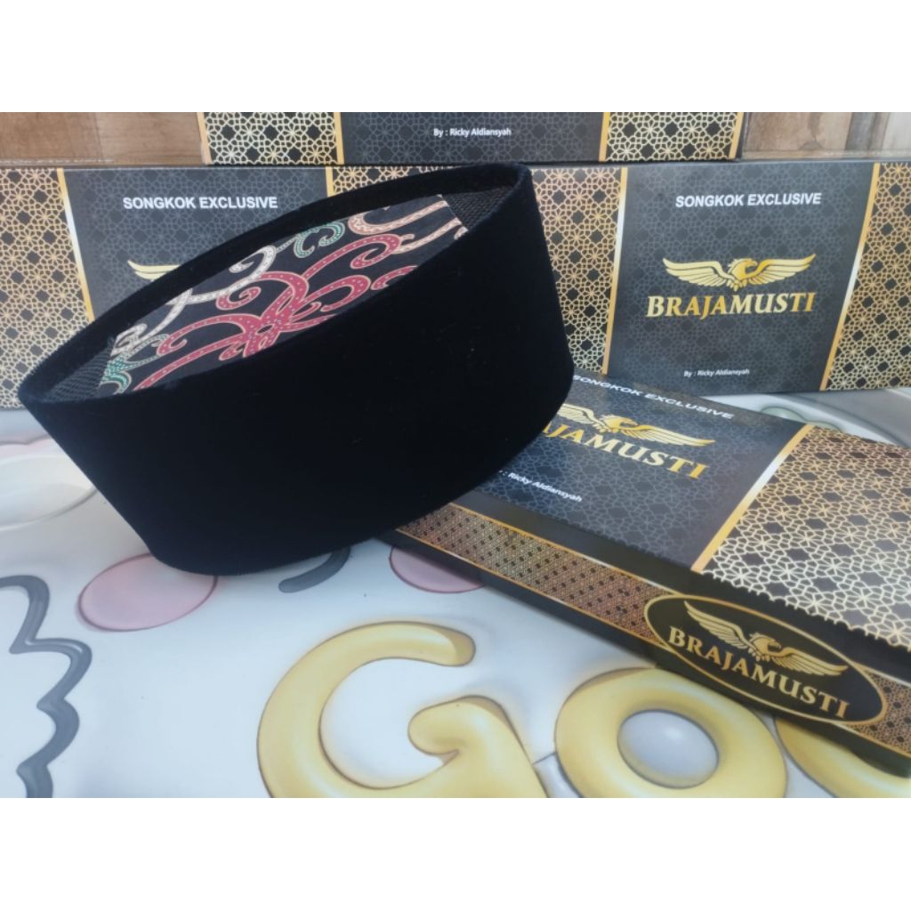Songkok Peci Motif Batik Kalimantan