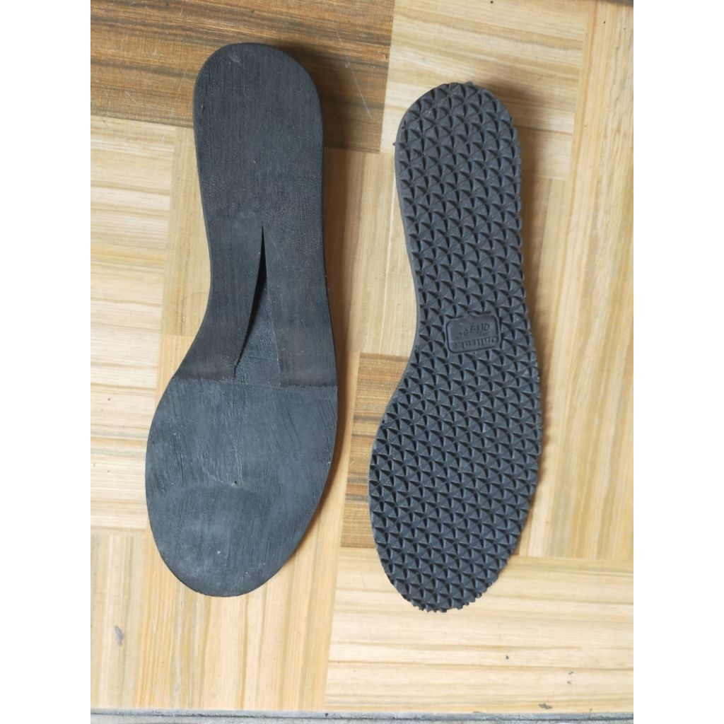 Outsol Onitsuka Tiger Black Black