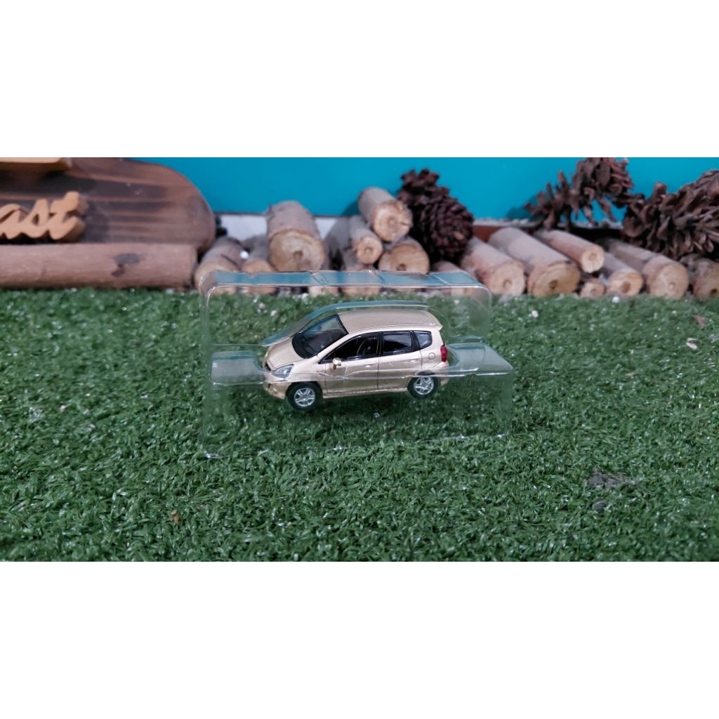 Diecast Miniatur Honda Jazz gold skala 1:64