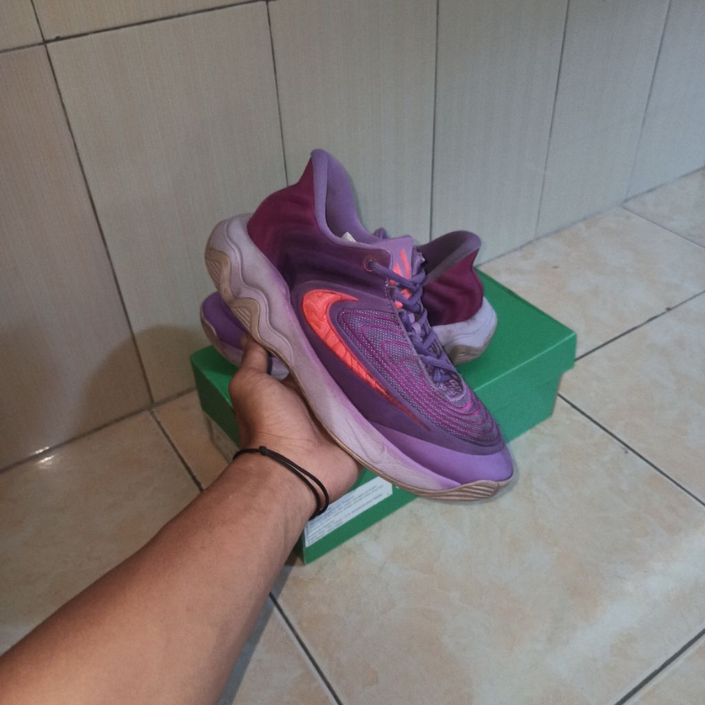 sepatu basket second Nike giannis IMO 4 sz 40.5