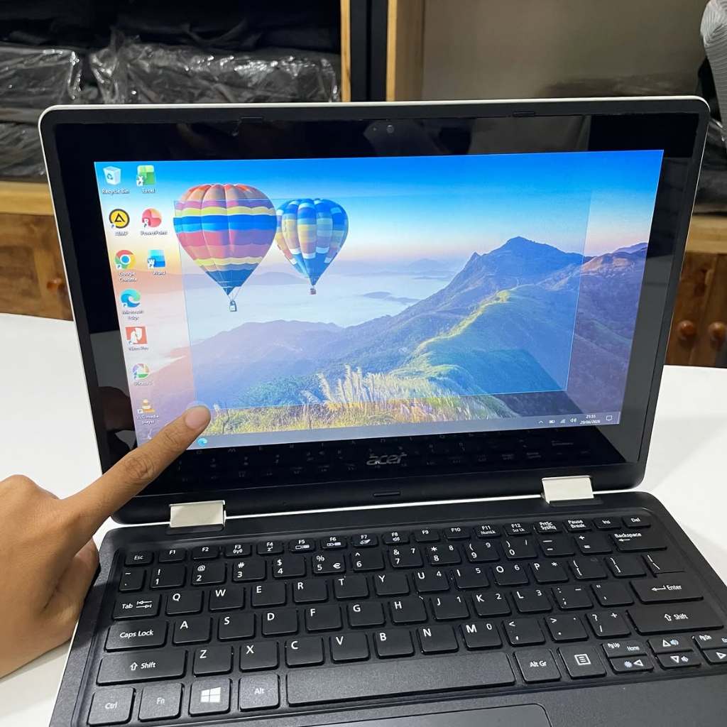 Notebook Acer Aspire R3-131T Intel Pentium N3700  RAM 4 GB SSD 128 GB Touchscreen Yoga 360