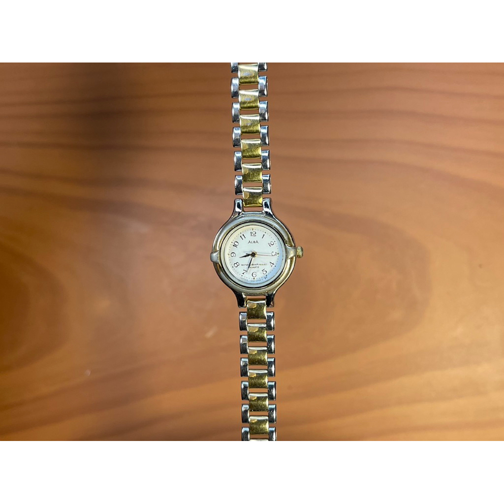 Jam tangan Vintage Alba