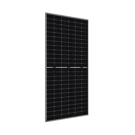 Panel Surya 590WP