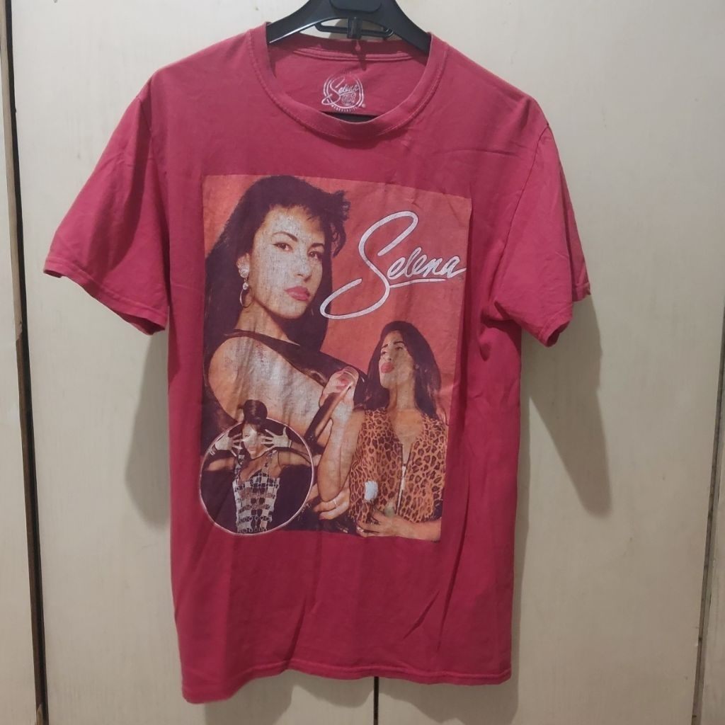 Kaos singer Selena minus