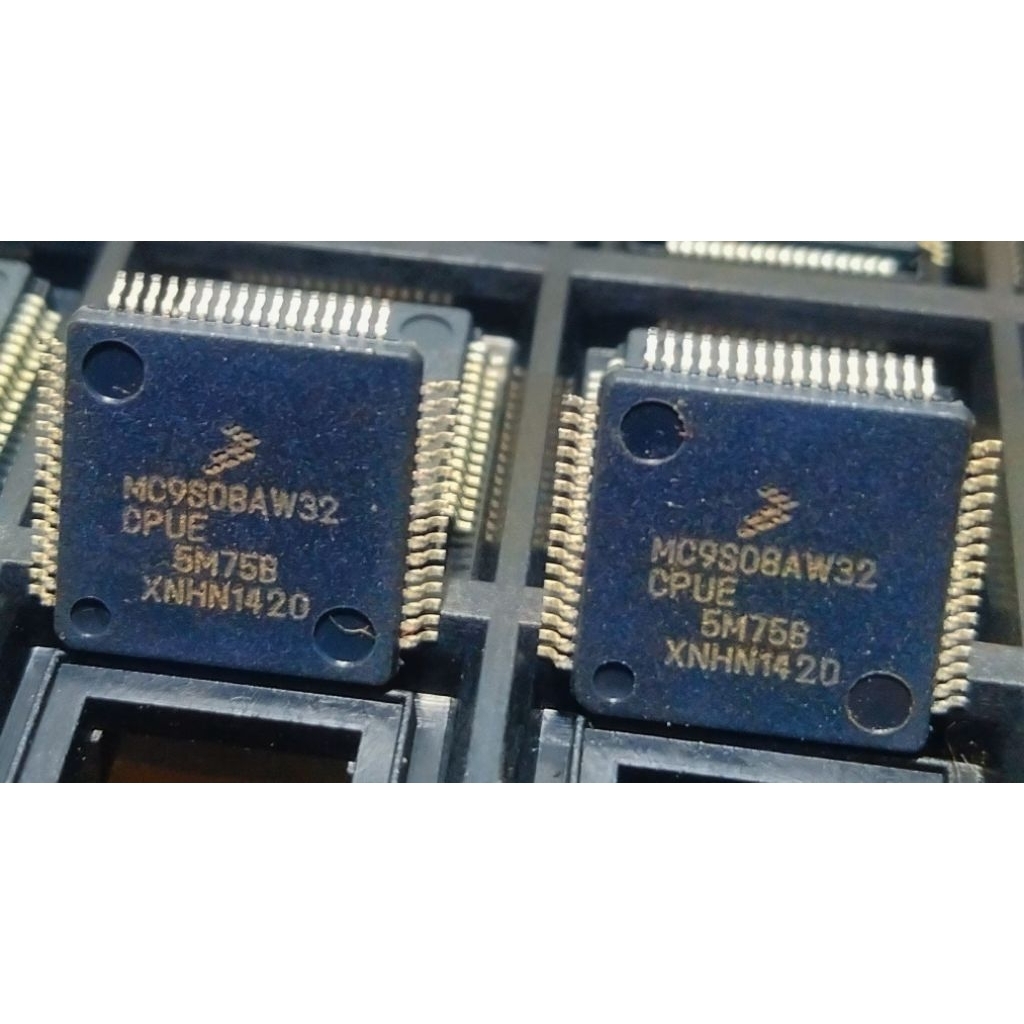 IC SMD 64 PIN 100% ORIGINAL FREESCALE MC9S08AW32 - MC9S08AW32CPUE