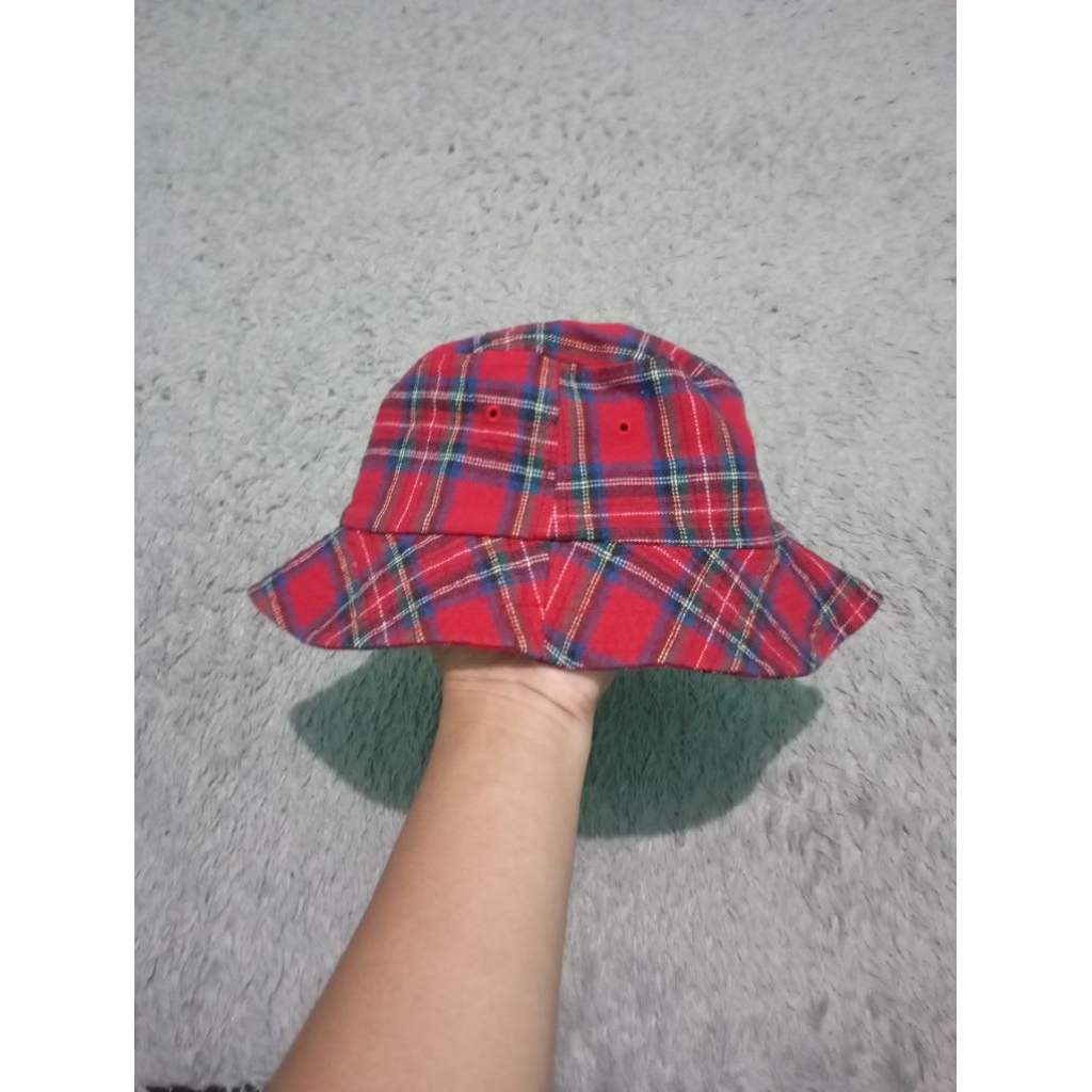 TOPI BUCKET HAT TARTAN SECOND