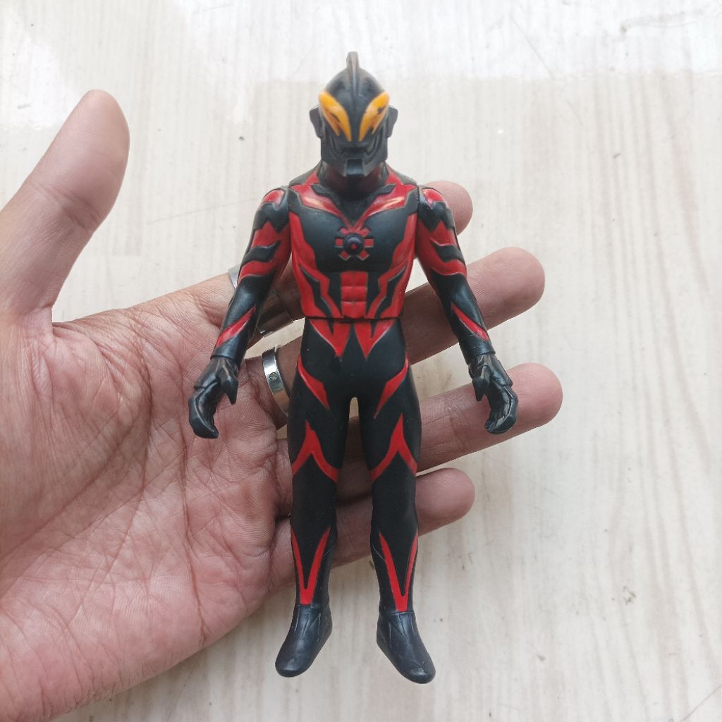 Original Bandai UHS Ultraman Belial Mainan Action Figure