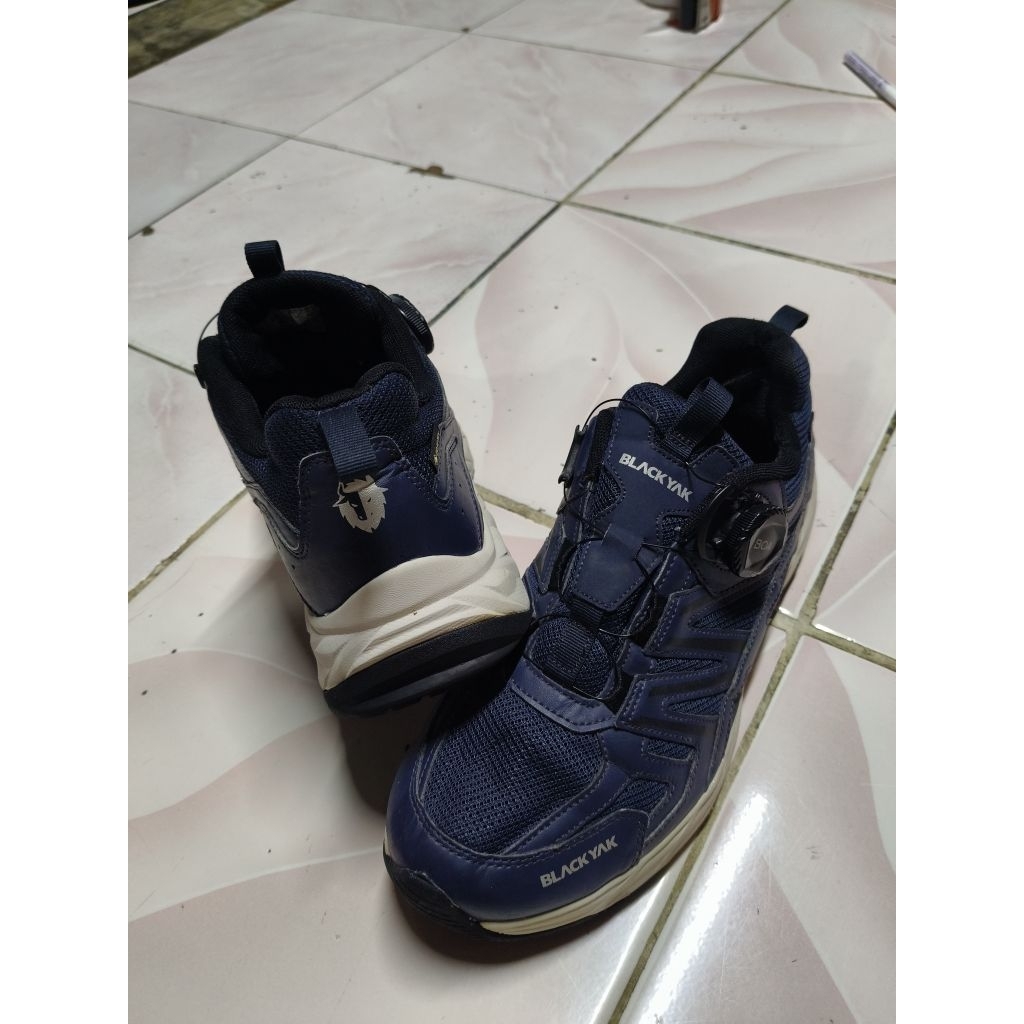 PL Sepatu Hiking / Trailrun BlackYak BOA 41/26.0