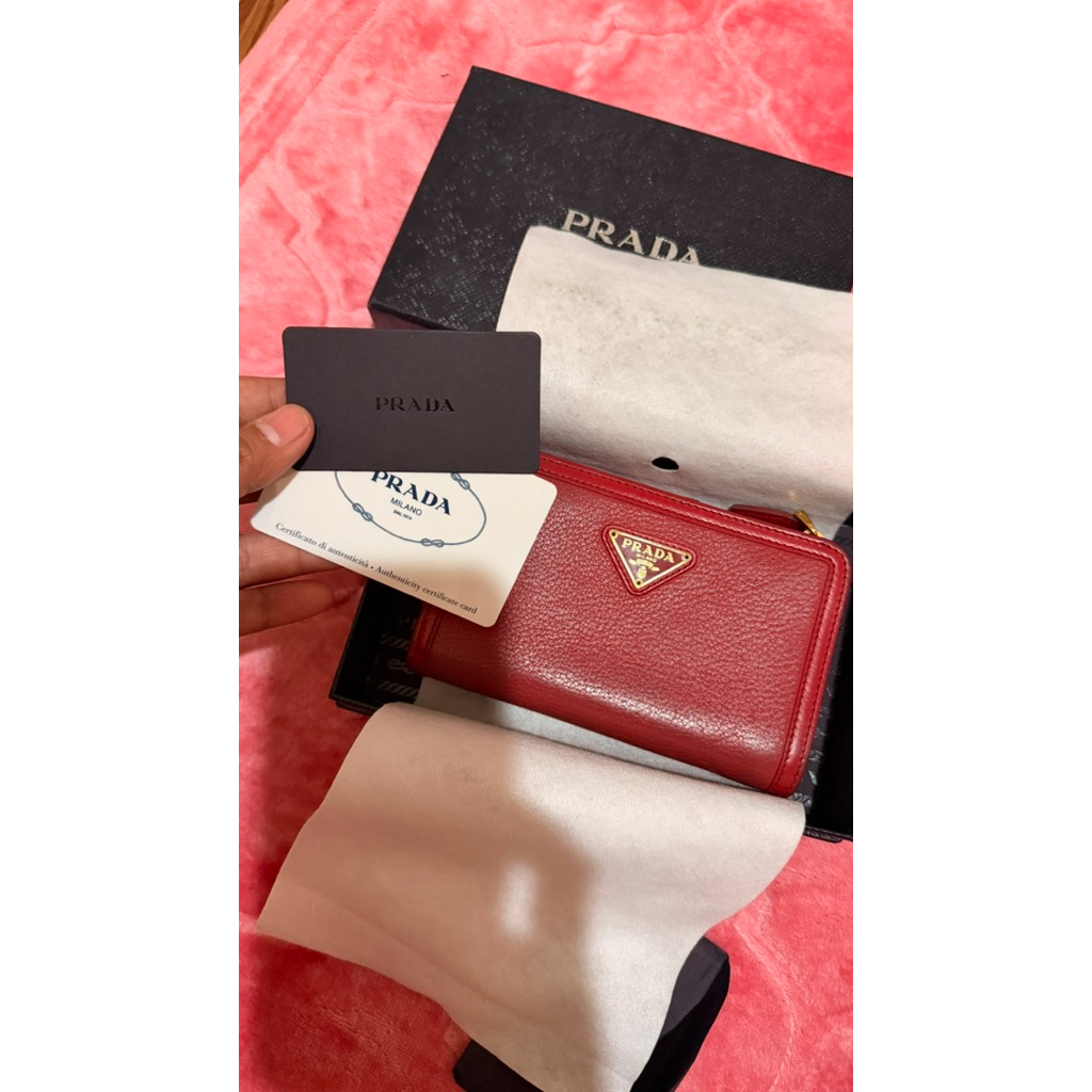 preloved Bifold Wallet Prada, Dompet Prada