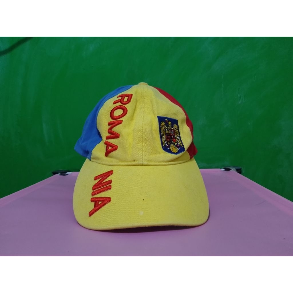 Topi / Caps ROMANIA NATIONAL FOOTBALL TEAM - Second Murah Retro Vintage Rare Koleksi Aksesoris Topi 