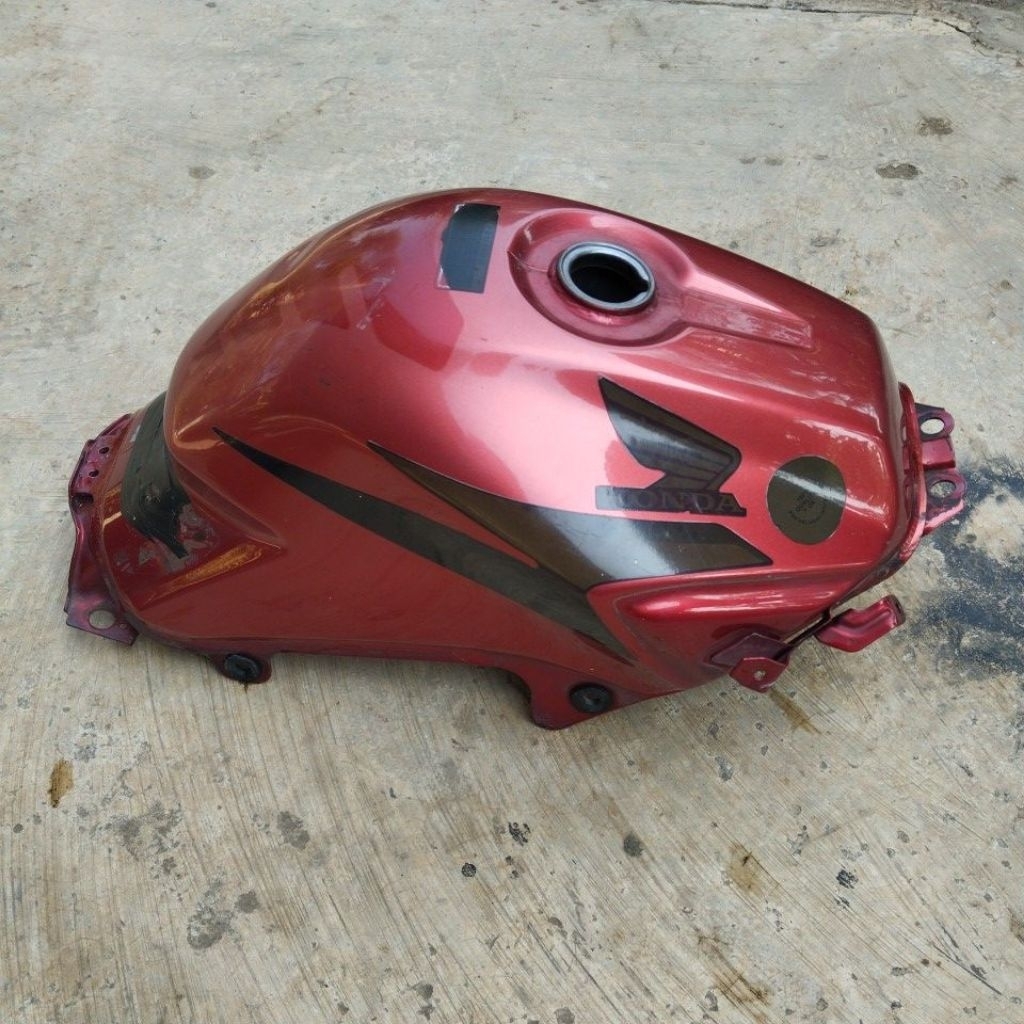 Tangki honda cb 150R old merah original motor