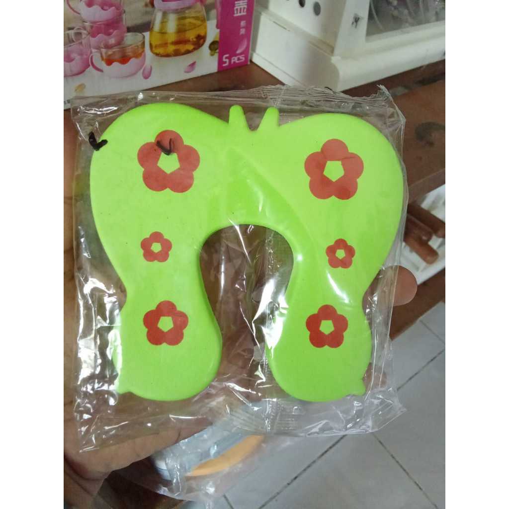 PENGGANJAL PINTU BUSA