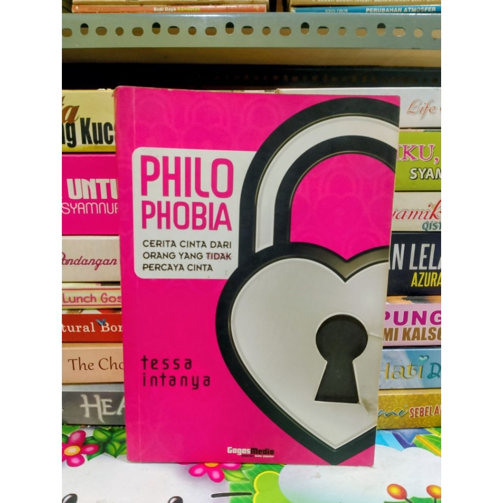 NOVEL PHILO PHOBIA CERITA CINTA (ORIGINAL)