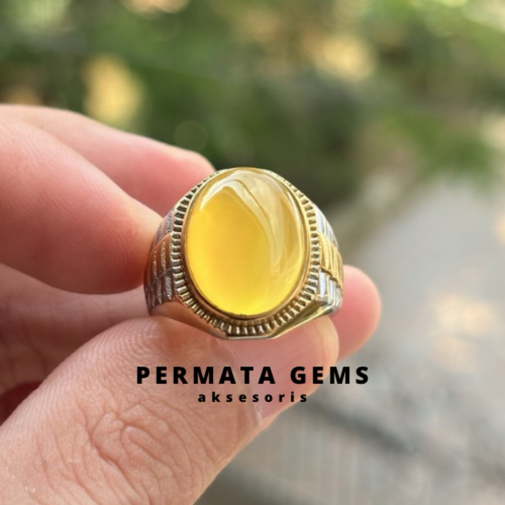 Cincin Batu Cempaka Kuning Mewah