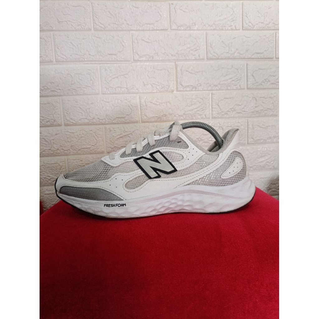 Sepatu sneaker running basket hiking outdoor second seken branded New Balance original