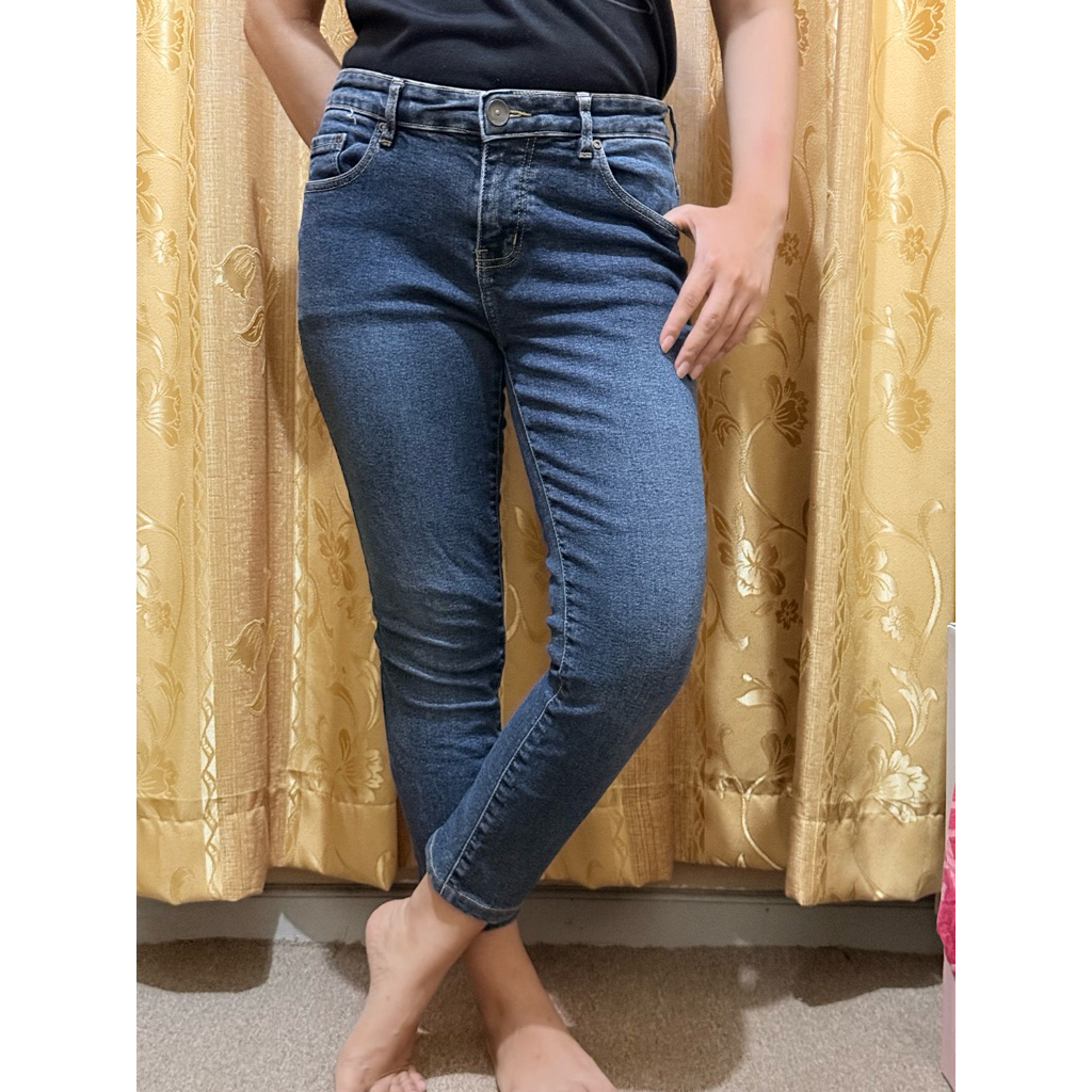 2 # Preloved Skinny Jeans C2