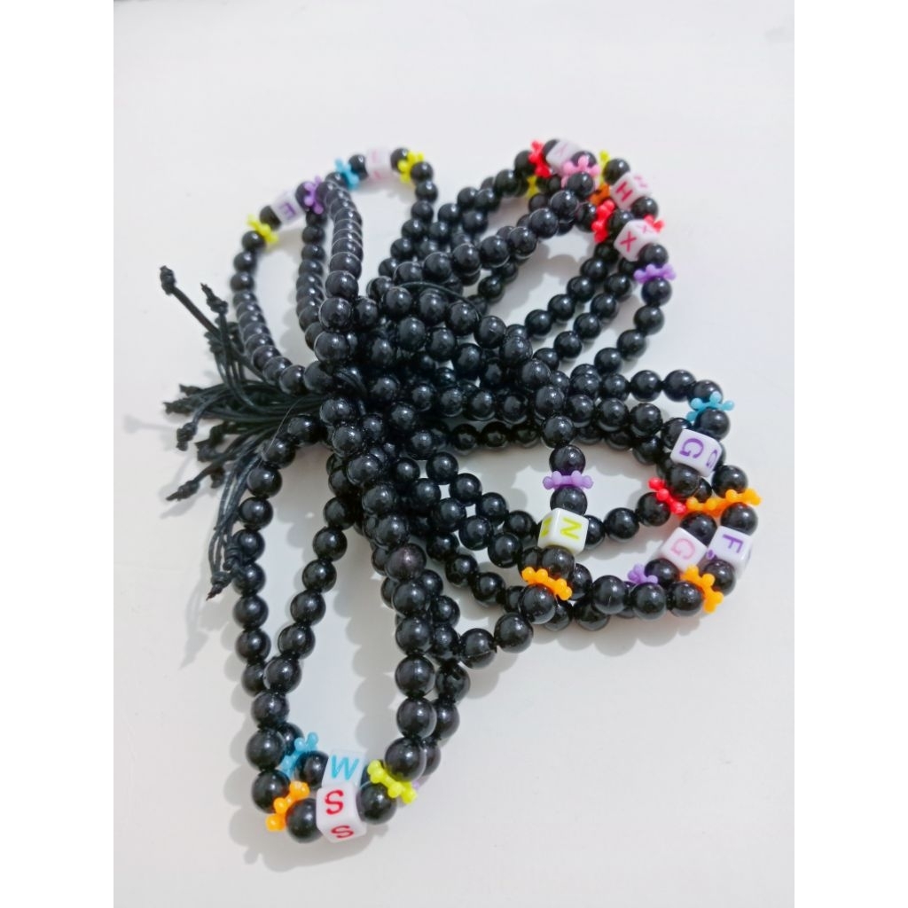 Gelang Manik Hitam Huruf Inisial Tali Serut 12 Pcs - Gelang Couple Bestie Aksesoris Anak Murah