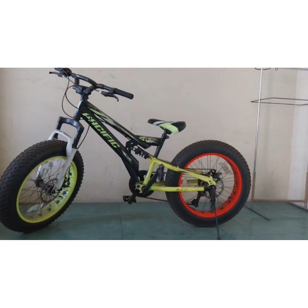 Sepeda facific viper 0.5 fatman
