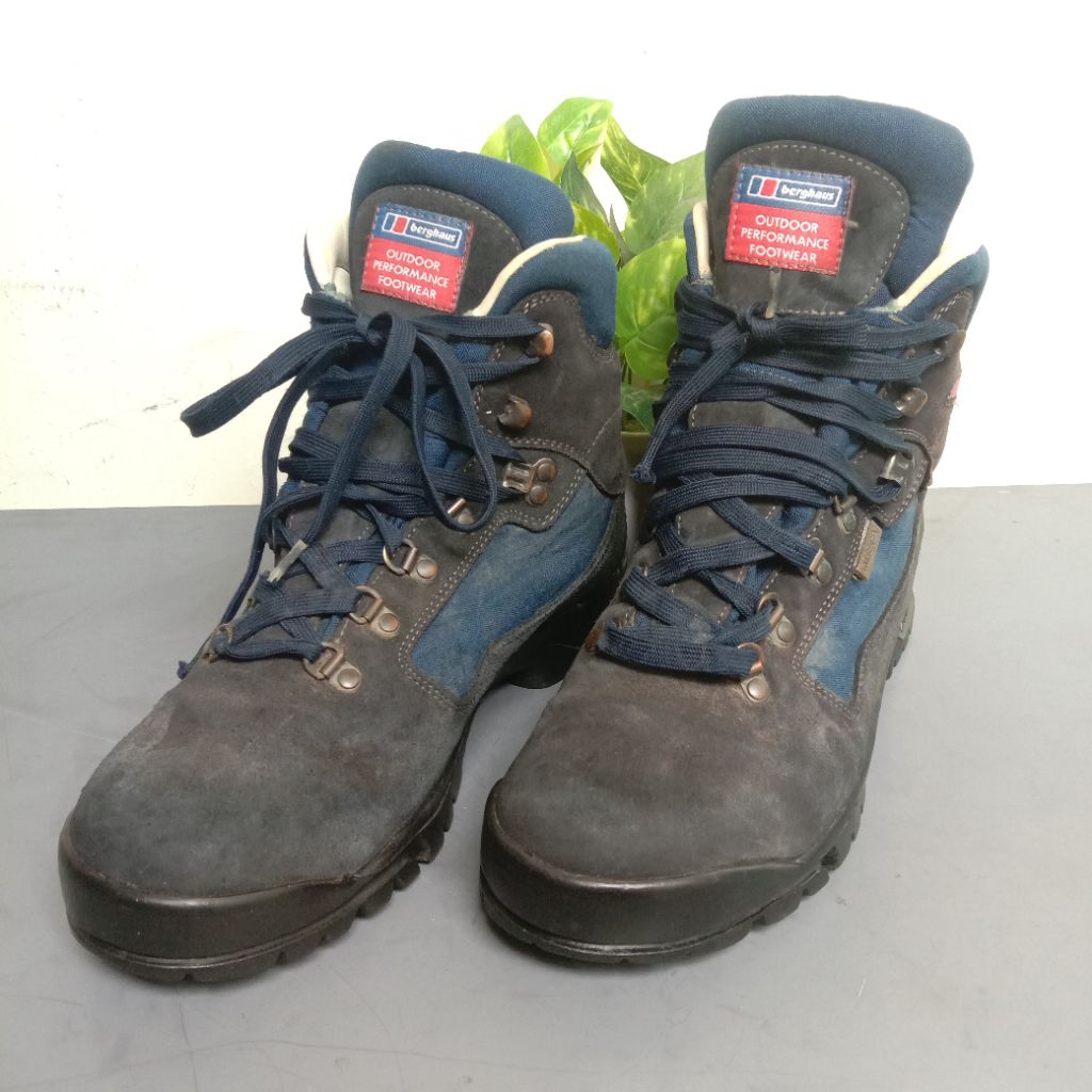 sepatu Berghaus hiking