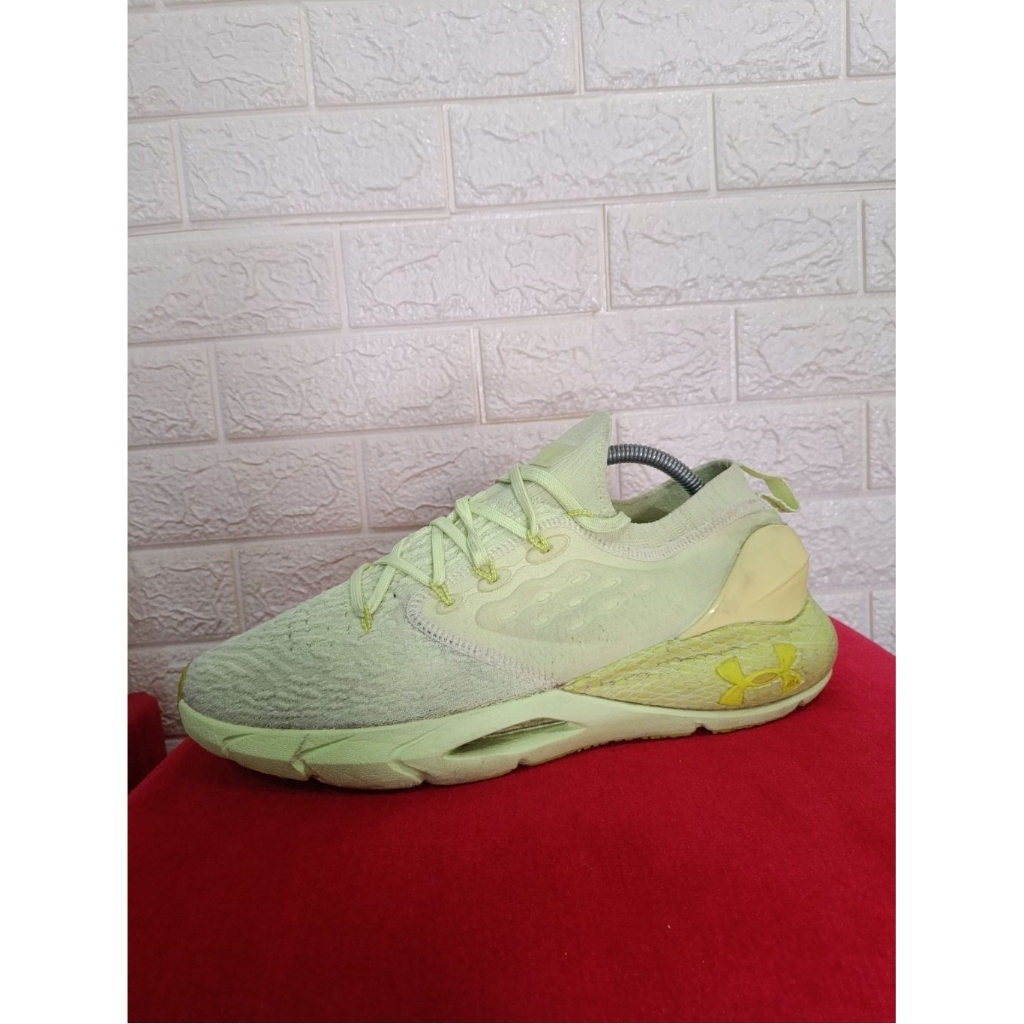 Sepatu sneaker running basket hiking outdoor second seken branded Under Armor original
