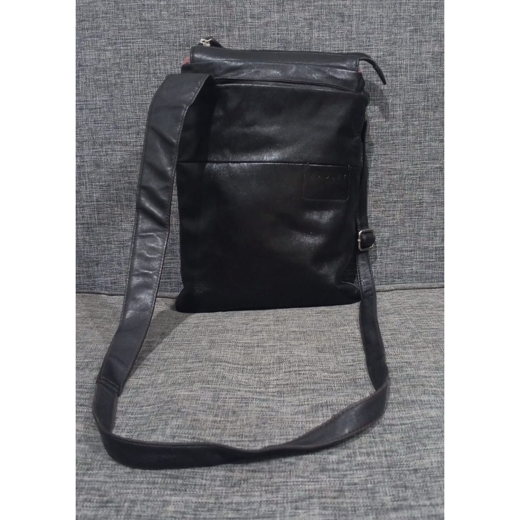 Slingbag hitam Radley