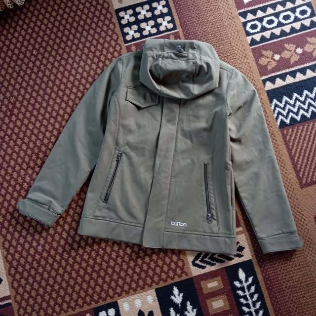 Burton jacket collab pernag collab dengan CARHARTT