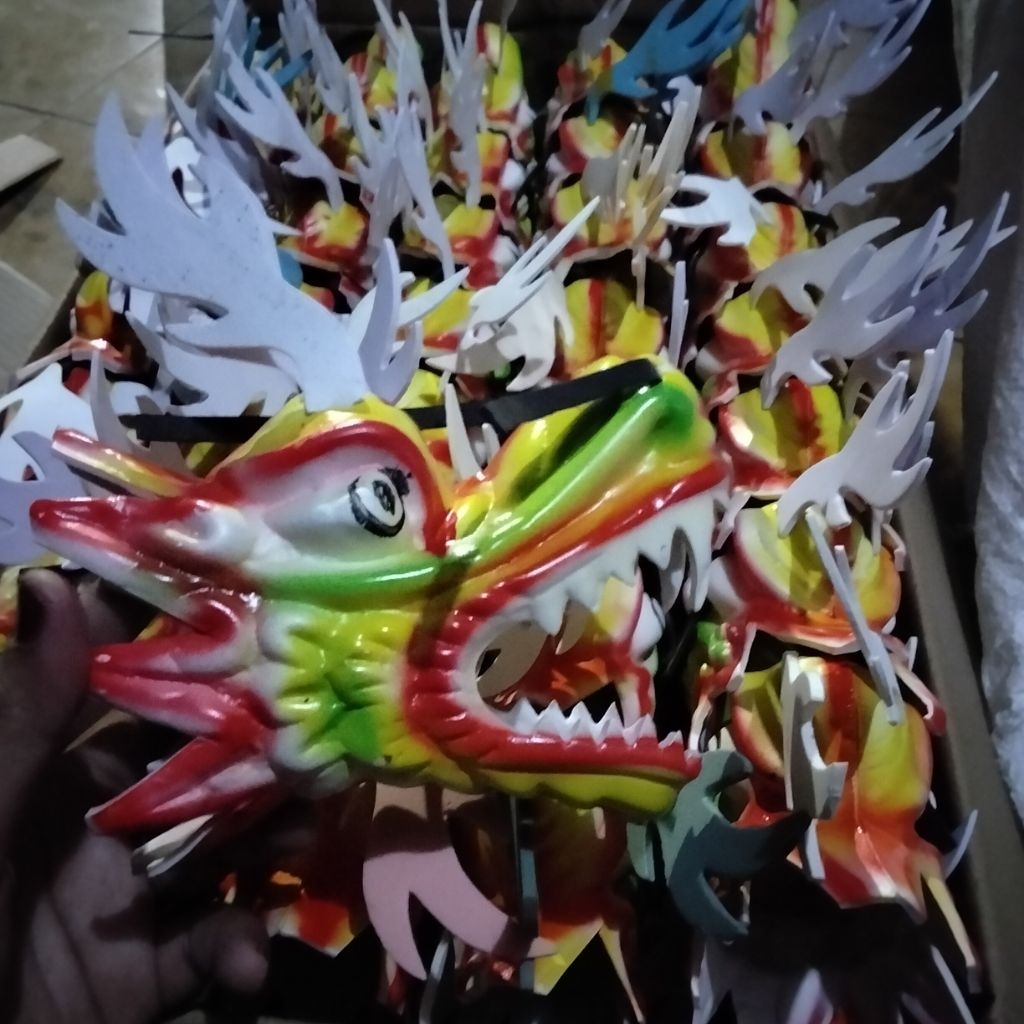 Kepala naga terompet/Kepala naga layangan