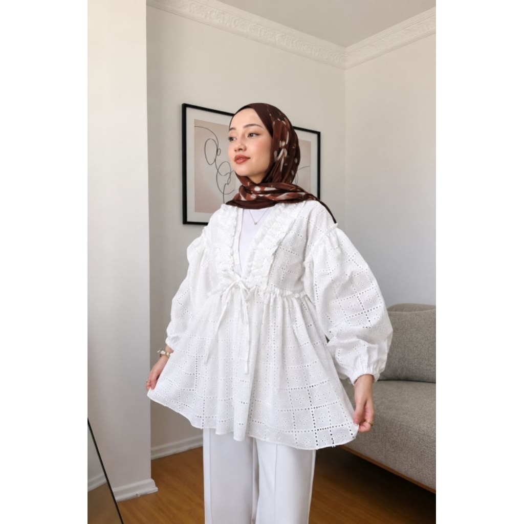 Blouse Wanita Putih Eyelet Bordir Premium | Atasan Tunik Lengan Panjang Korean Style Aesthetic Elega