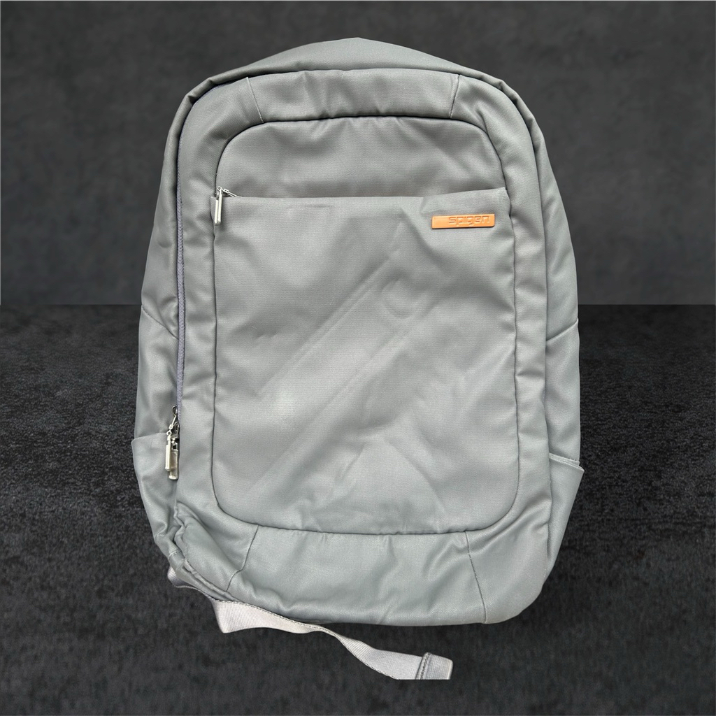 Tas laptop besar spigen