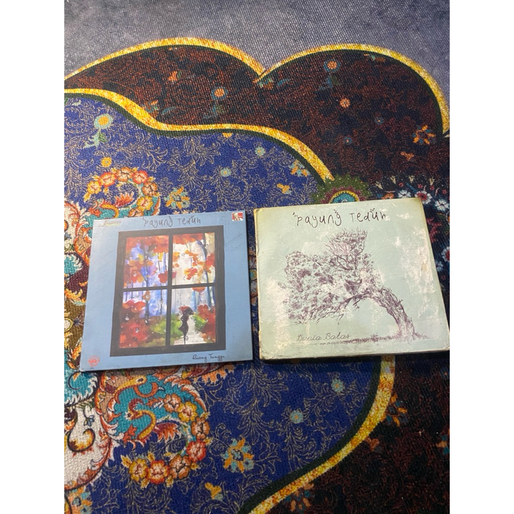 CD Payung teduh Dunia batas dan Ruang tunggu